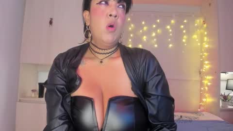 V I C K Y online show from January 14, 12:44 pm