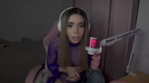 Snapshot of vickydoll28 chatting on January 5, 3:32 am vickydoll28 online show from January 5, 3:32 am