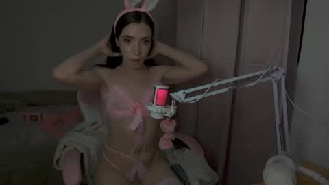 Snapshot of vickydoll28 chatting on January 6, 5:52 am vickydoll28 online show from January 6, 5:52 am