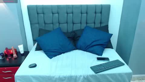 Snapshot of vickyjohnson1 chatting on February 8, 9:04 pm Vicky online show from February 8, 9:04 pm