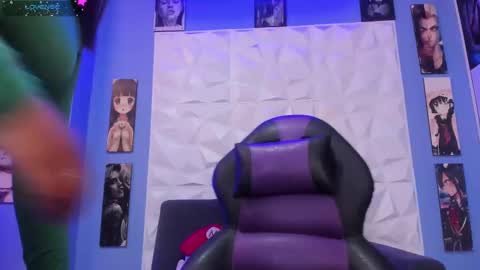 Snapshot of vickyjohnson1 chatting on October 2, 9:22 pm Vicky online show from October 2, 9:22 pm