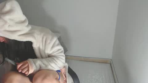 Snapshot of vickyjuice1 chatting on January 18, 1:52 am vickyjuice1 online show from January 18, 1:52 am