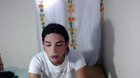 Snapshot of vickyxdany chatting on April 29, 9:10 pm vickyxdany online show from April 29, 9:10 pm