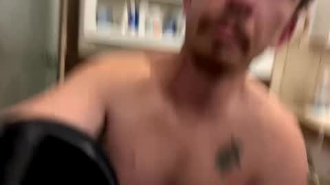 vicrobertson595 online show from September 11, 6:24 am