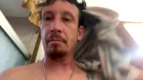 vicrobertson595 online show from April 15, 11:27 pm