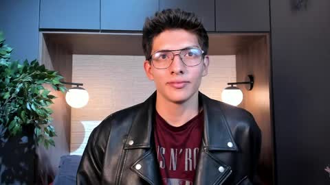 Victor Oliveira online show from April 8, 8:09 pm