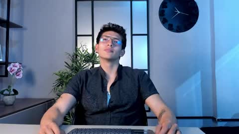 Victor Oliveira online show from April 9, 7:41 pm