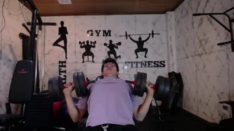 Victor Oliveira online show from April 16, 8:20 pm