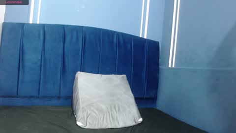 Snapshot of victoria017 chatting on December 7, 2:42 am Victoria online show from December 7, 2:42 am