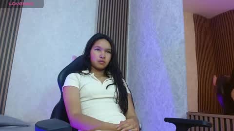 Snapshot of victoria1_tay chatting on April 26, 1:31 pm victoria1_tay online show from April 26, 1:31 pm
