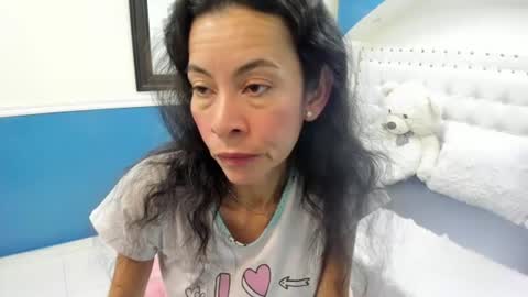 Snapshot of victoria__grey_ chatting on July 27, 7:15 am Victoria grey online show from July 27, 7:15 am