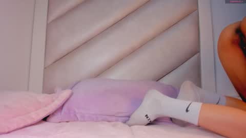 Snapshot of victoria__js chatting on January 6, 1:37 pm Victoria online show from January 6, 1:37 pm