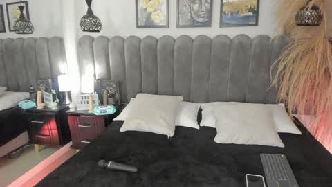 Snapshot of victoria__lee_ chatting on May 15, 3:35 am victoria__lee_ online show from May 15, 3:35 am