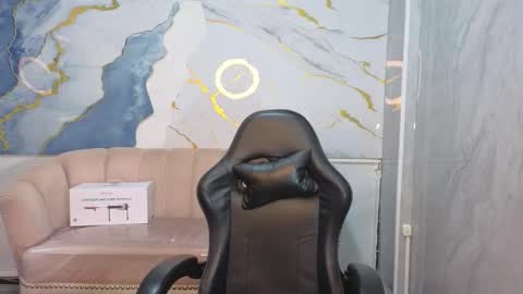 victoria_castillo_b online show from March 28, 1:00 pm