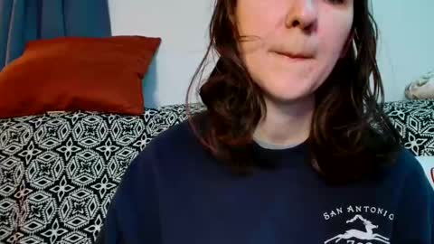 Snapshot of victoria_erian8 chatting on January 11, 1:37 am Victoria and Erian online show from January 11, 1:37 am