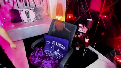 victoria_floyd1 online show from July 1, 11:37 pm