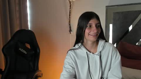 Snapshot of victoria_grey__ chatting on January 13, 1:16 pm Victoria online show from January 13, 1:16 pm