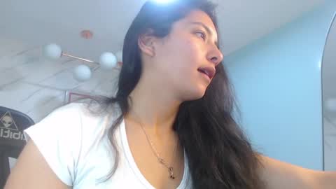 Snapshot of victoria_hernandez_t chatting on July 1, 1:13 pm Victoria online show from July 1, 1:13 pm
