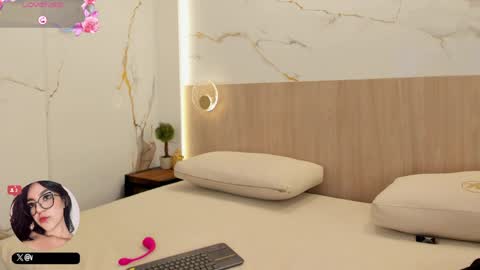  Victoria H  online show from April 16, 12:28 pm