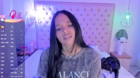 Snapshot of victoria_kitt chatting on November 4, 7:13 pm victoria_kitt online show from November 4, 7:13 pm