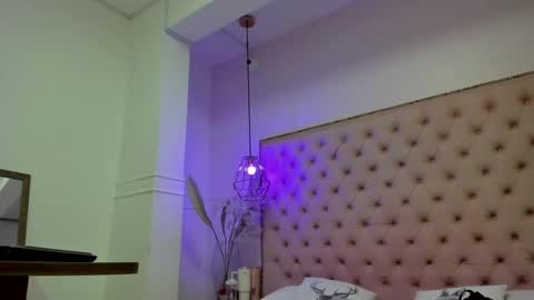 Snapshot of victoria_kitt chatting on November 25, 7:25 pm victoria_kitt online show from November 25, 7:25 pm