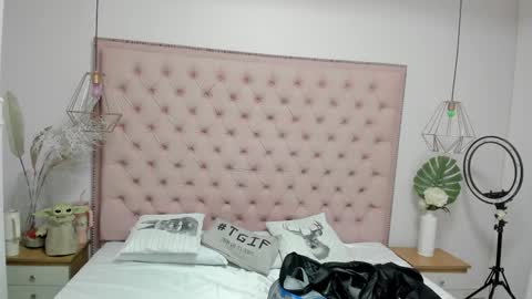 Snapshot of victoria_kitt chatting on November 27, 7:27 pm victoria_kitt online show from November 27, 7:27 pm
