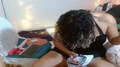 VICKY online show from December 18, 12:06 am