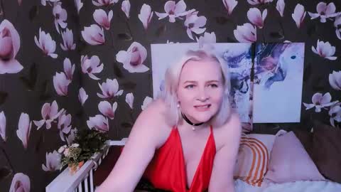 Snapshot of victoria_notti chatting on February 17, 3:29 pm Violett online show from February 17, 3:29 pm