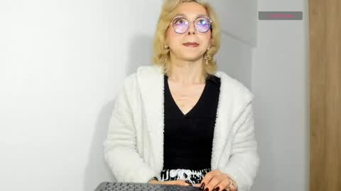 D A N I online show from May 24, 9:53 pm