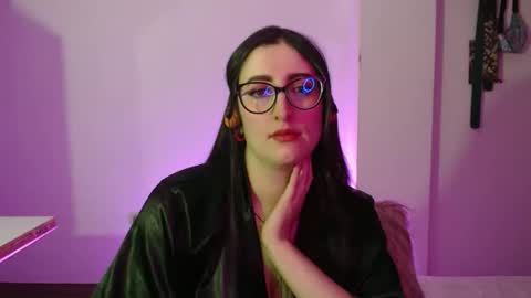 Snapshot of victoria_riider chatting on December 13, 8:58 pm Victoria online show from December 13, 8:58 pm