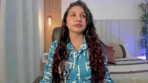 Snapshot of victoria_rossee chatting on May 4, 3:19 pm VICTORIA online show from May 4, 3:19 pm