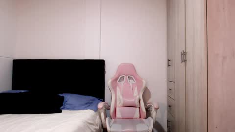 Snapshot of victoria_smile_ chatting on January 27, 3:18 pm Victoria online show from January 27, 3:18 pm