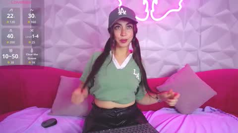 Victoria  online show from January 10, 7:04 pm