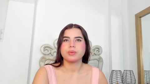 Snapshot of victoria_vallejo chatting on February 24, 11:32 am victoria online show from February 24, 11:32 am