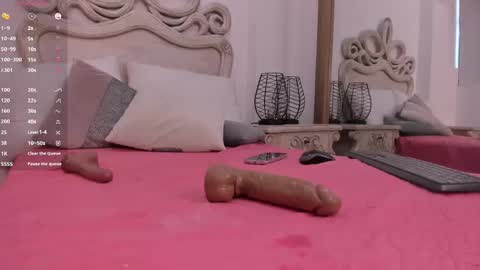 Snapshot of victoria_vallejo chatting on March 3, 5:39 pm victoria online show from March 3, 5:39 pm