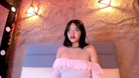 Snapshot of victoriaa2_doll chatting on September 24, 12:19 pm victoriaa2_doll online show from September 24, 12:19 pm