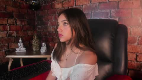 victoriaa2_doll online show from April 10, 11:15 am