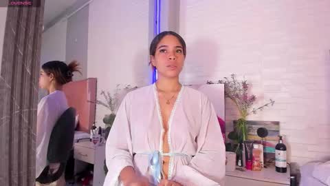 Victoria online show from December 20, 7:21 pm