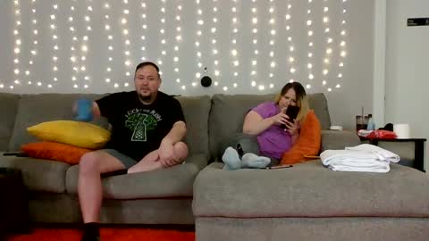 Snapshot of victoriaandjesse chatting on December 26, 7:24 am Victoria and Jesse online show from December 26, 7:24 am