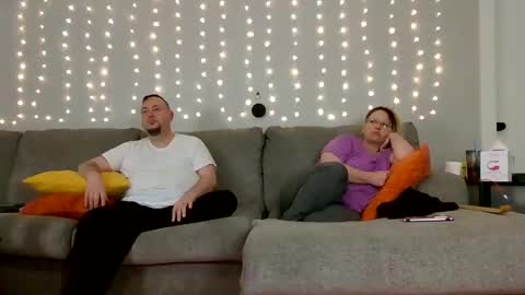 Snapshot of victoriaandjesse chatting on January 2, 9:54 am Victoria and Jesse online show from January 2, 9:54 am
