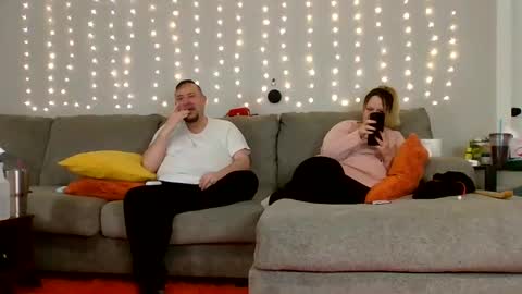Snapshot of victoriaandjesse chatting on January 4, 7:34 am Victoria and Jesse online show from January 4, 7:34 am