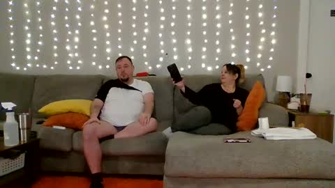 Snapshot of victoriaandjesse chatting on February 10, 12:29 pm Victoria and Jesse online show from February 10, 12:29 pm