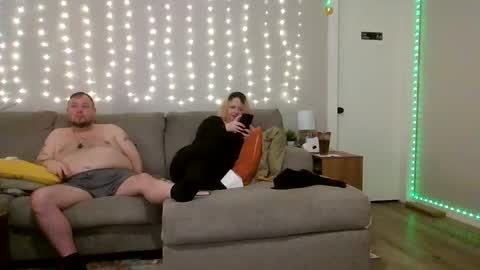 Snapshot of victoriaandjesse chatting on September 13, 2:33 am Victoria and Jesse online show from September 13, 2:33 am