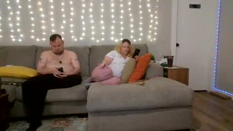 Snapshot of victoriaandjesse chatting on September 18, 1:18 am Victoria and Jesse online show from September 18, 1:18 am