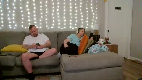 Snapshot of victoriaandjesse chatting on October 8, 8:01 am Victoria and Jesse online show from October 8, 8:01 am