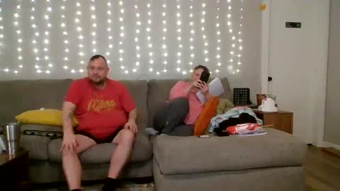 Snapshot of victoriaandjesse chatting on October 9, 8:01 am Victoria and Jesse online show from October 9, 8:01 am