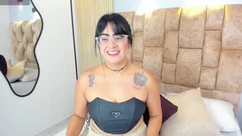 Victoria Andrade online show from January 14, 6:02 pm