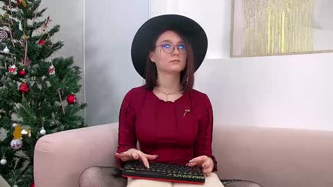 Victoria online show from December 27, 1:07 pm