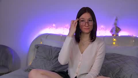 Victoria online show from December 30, 12:31 pm