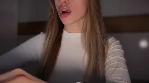 Snapshot of victoriachance chatting on November 29, 3:04 pm Victoria means victory... always online show from November 29, 3:04 pm